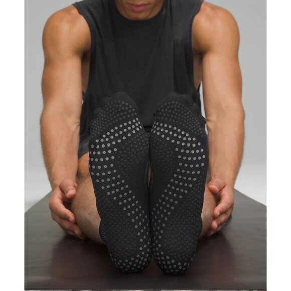 Men's Find Your Balance Tab Socks - Black - Picture 3 of 3